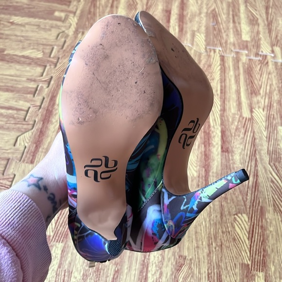 Burju Sierralynn Graffiti Print Lace Up Open Toe Stiletto in 6.5 - EUC - Picture 6 of 12